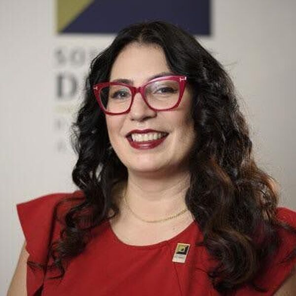 Laura  Chevez-Wazeerud-Din